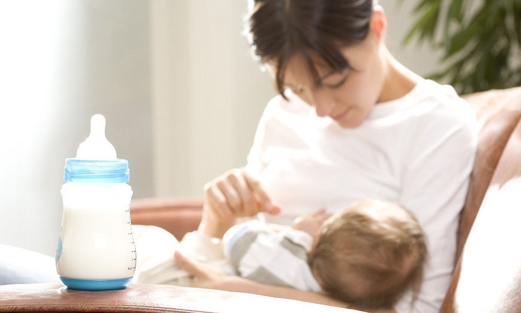 Выработка грудного молока | Потребности ребенка | Medela